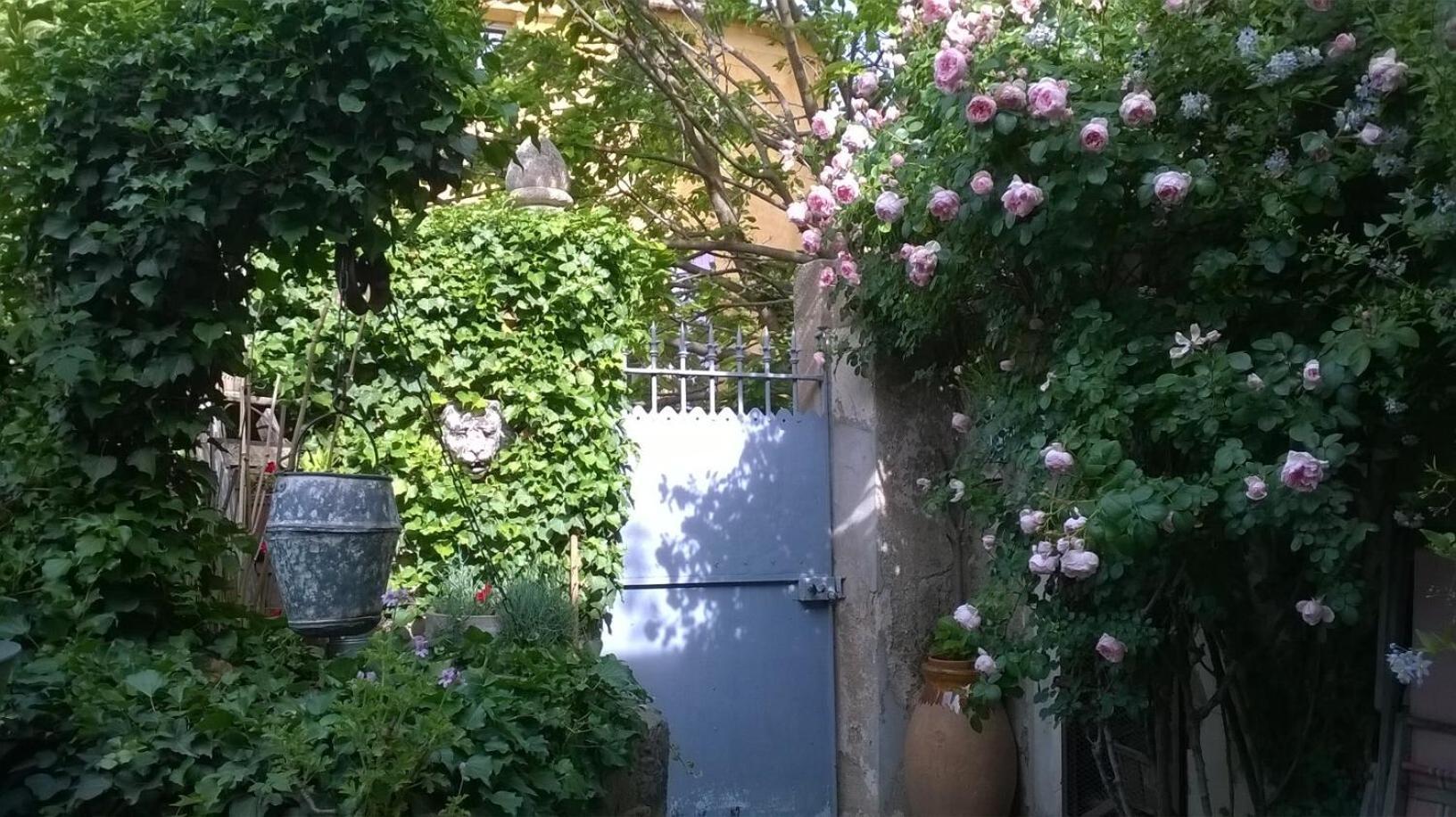 Hotel Au Puits De La Fontaine Tavernes Esterno foto